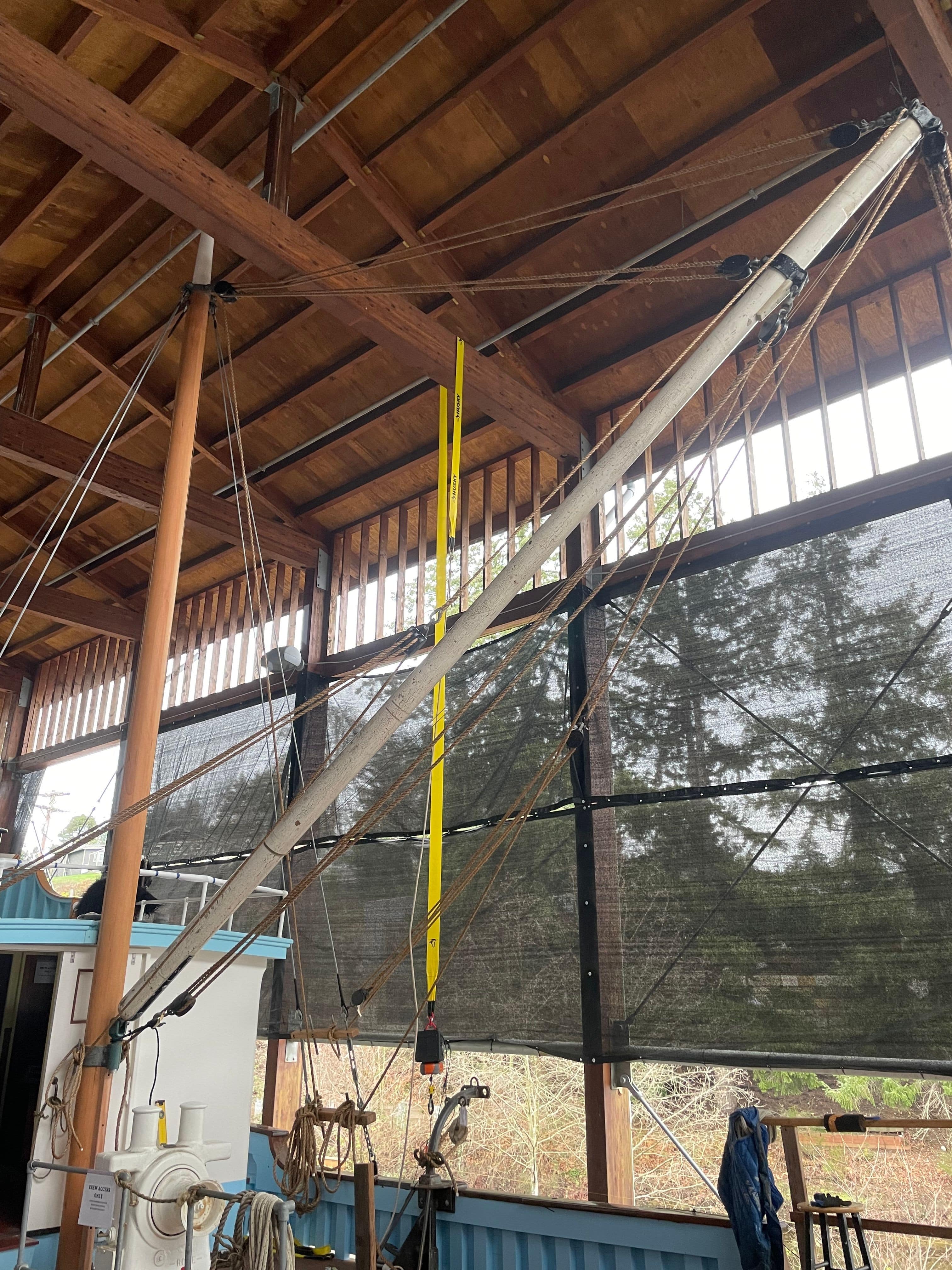 Mastand boom rigging