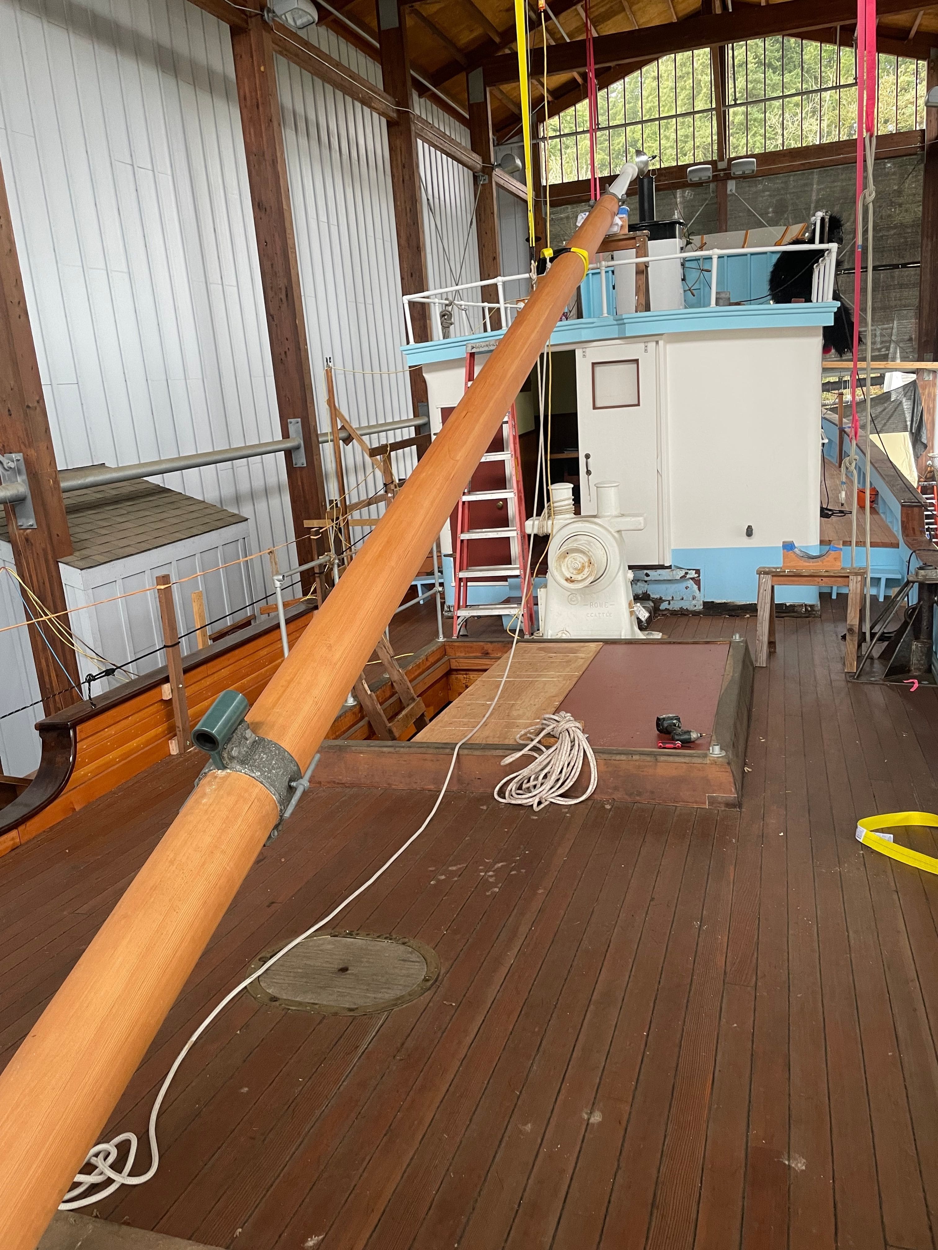Stepping mast